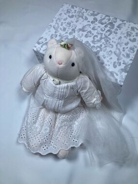 Vintage Hallmark White Plush Bear Bride Lace Dress and Veil Bridal Gift 1989